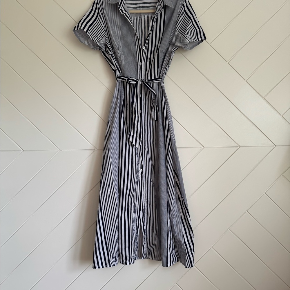 Chic Striped Maxi Dress in Navy blue and White